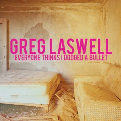 Esce "EVERYONE THINKS I DODGED A BULLET" di Greg Laswell: guarda il video di 'Dodget a Bullet'