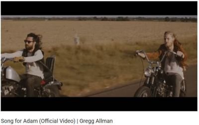 Gregg Allman riceve due nomintation ai Grammy®! Guarda il nuovo splendido video di "Song for Adam"