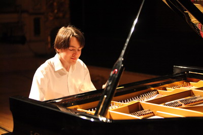 Universal Music Italia firma  un contratto con il giovane pianista russo Daniil Trifonov