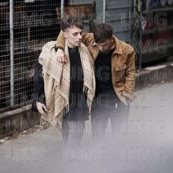 Sitter p&aring; en dr&ouml;m - Oskar Linnros, Daniel Adams-Ray