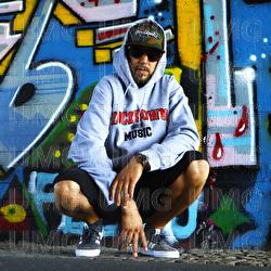 Pelkk&auml;&auml; rakkautta - Henry K