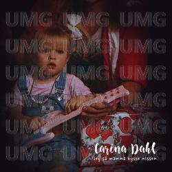 Jeg s&aring; mamma kysse nissen - Carina Dahl