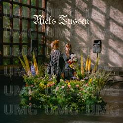 Niets Tussen - Froukje