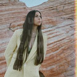 lodges - Lara Somogyi