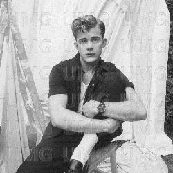 Slowo za duzo - Mateusz Gędek