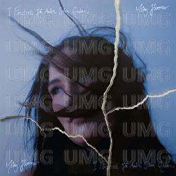 I F&ouml;nstret P&aring; Andra Sidan Gatan - Molly Hammar