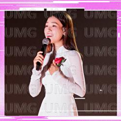 Khi Con La Me - Chi Dep Dap Gio Re Song, Hoang Oanh