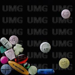 b Alright! - Wavedash,  Anamanaguchi, Cayenne