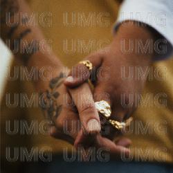 OLIENDO TU PERFUME - SALMA