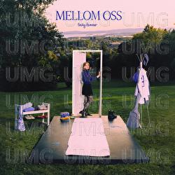 Mellom oss - Emily Hammer