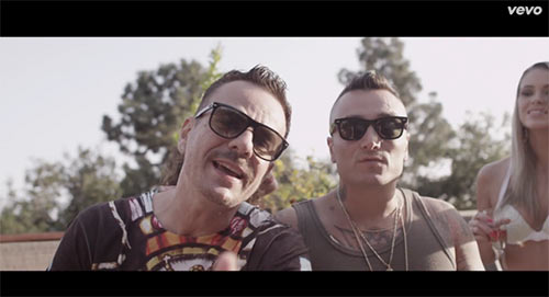 Guarda il video dei Club Dogo "Weekend"