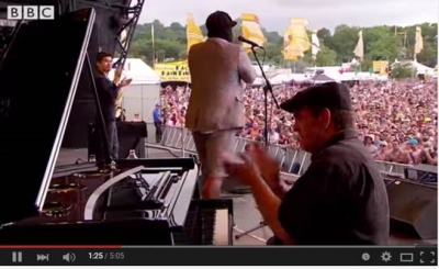 GREGORY PORTER si esibisce al Festival di GLASTONBURY: guarda il video