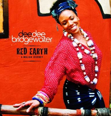 RED EARTH: Dee Dee incontra l'Africa