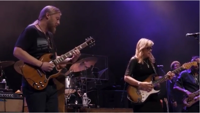 Tedeschi Trucks Band: in atttesa dell'uscita - il prossimo 17 marzo - dello straordinario "Live from the Fox Oakland", guarda il video!