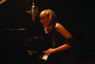 Sarah McKenzie: sta per cominciare il "Paris in the Rain" tour, con ben 5 date in Italia