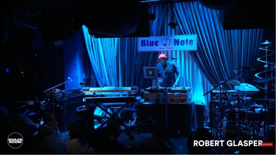 Robert Glasper impegnato in un omaggio al leggendario J Dilla al Blue Note club di New York: guarda il video integrale!