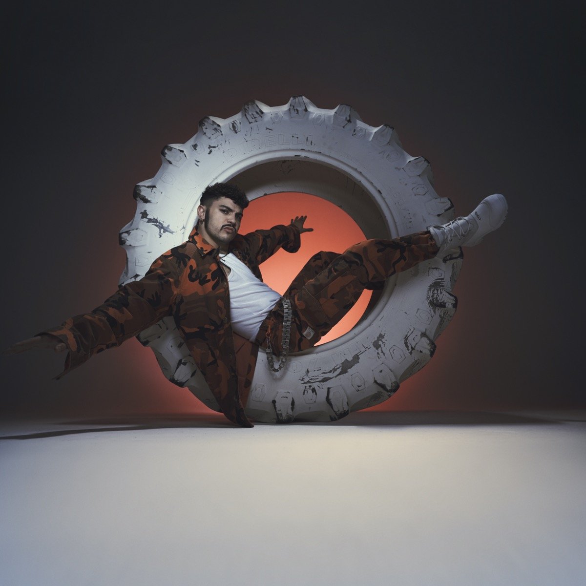 Torna IZI con “Riot”, il nuovo album