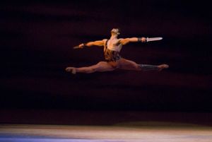 Carlos Acosta, superstar del balletto, firma in esclusiva per Decca