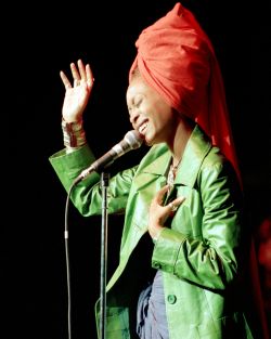 ERYKAH BADU A VILLA ARCONATI: UN CONCERTO INDIMENTICABILE