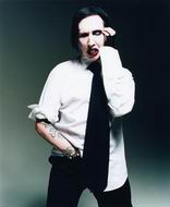 MANSON ANCORA AL TOP DELLA CHART