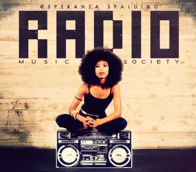 ESPERANZA SPALDING scala le classifiche con "Radio Music Society"!