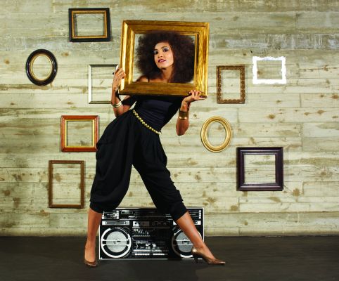 ESPERANZA SPALDING interpreta ancora "Black Gold" in TV: guarda il video!