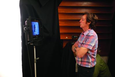 PAUL McCARTNEY dirige un nuovo, straordinario video di "My Valentine" con Natalie Portman e Johnny Depp!