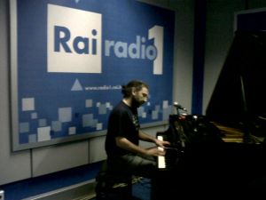 Stefano Bollani in diretta su "Start" (Radiouno)