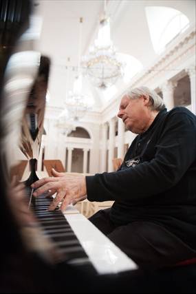 Grigory Sokolov firma un contratto di esclusiva con Deutsche Grammophon