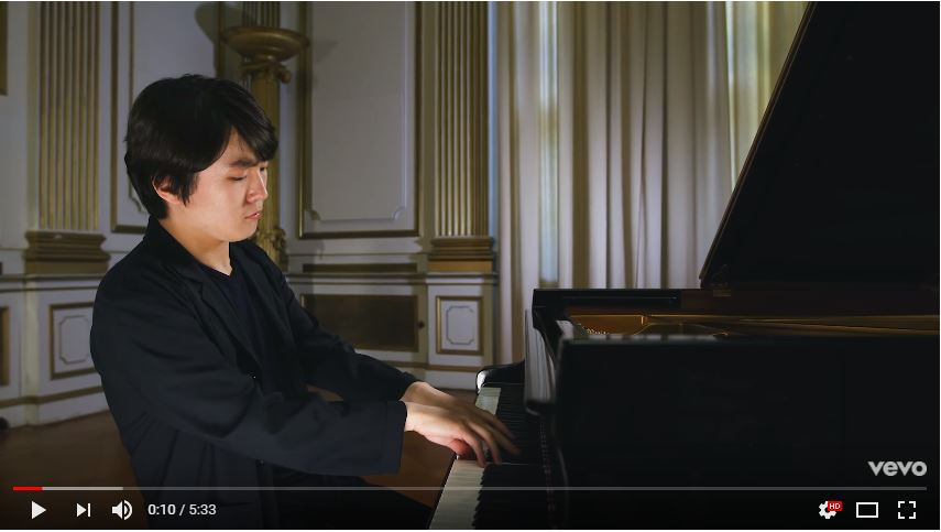 Seong-Jin Cho interpreta Claude Debussy