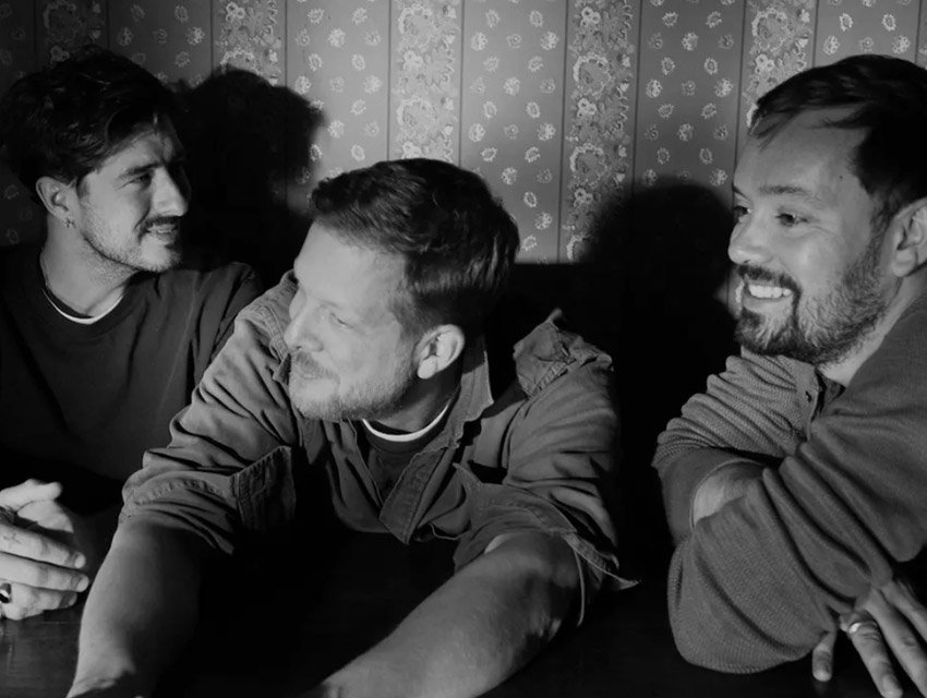 Mumford & Sons with Special Guest: The Vaccines
