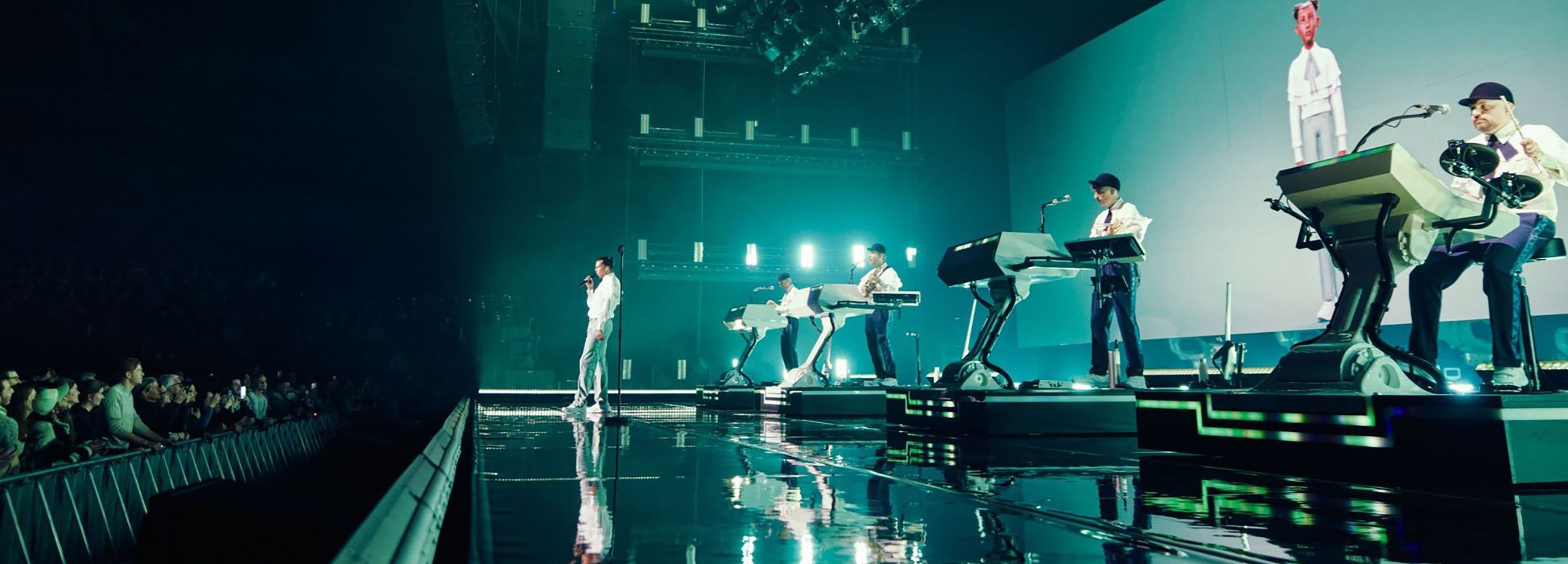 MULTITUDE TOUR